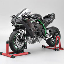 Load image into Gallery viewer, 1/6 Scale Alloy Dynamic Motorcycle Model with Ignition System and Smoke Spray