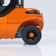 Load image into Gallery viewer, 1/14 RC Hydraulic Forklift Model Metal RC Wheeled Transfer Construction Vehicles Model Sound Light I6S Radio Controller