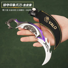 Load image into Gallery viewer, Claw Blade with Leather Sheath Full Metal Replica Miniature Fantasy Figurine