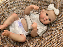 Load image into Gallery viewer, 50cm Collectible Lifelike Realistic Art Reborn Dolls muñecas reborn