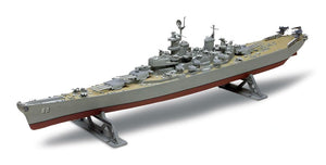 Level 4 Model Kit USS Missouri Battleship The Mighty Mo' 1/535 Scale Model by Revell