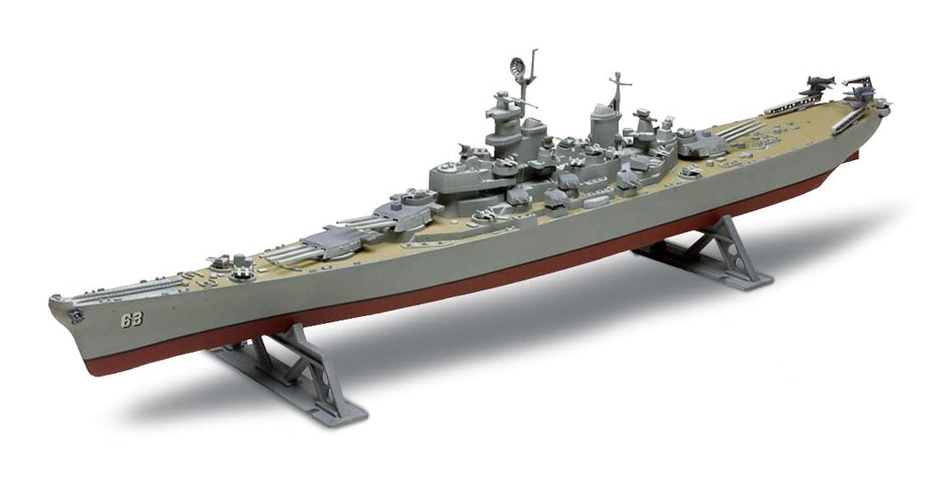 Level 4 Model Kit USS Missouri Battleship The Mighty Mo' 1/535 Scale Model by Revell