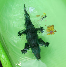 Load image into Gallery viewer, Realistic RC Crocodile Remote Control Fish Boat Electric Animal Water Toy for Swimming Pool Lake Kids Birthday (Green)
