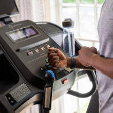 Load image into Gallery viewer, Horizon Fitness 7.0AT Treadmill

