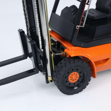 Load image into Gallery viewer, 1/14 RC Hydraulic Forklift Model Metal RC Wheeled Transfer Construction Vehicles Model Sound Light I6S Radio Controller
