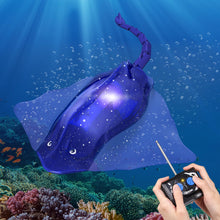 Load image into Gallery viewer, Remote Control Boat High-Simulation Diving Manta Ray Pool Toys for Kids Age 4+, 2.4gz RC Boat Stingray Robot Fish Toy (Blue)
