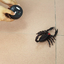 Load image into Gallery viewer, Realistic RC Scorpion Remote Control Animal Vehicle Car Electric Scary Toy Halloween Kids Birthday Gift
