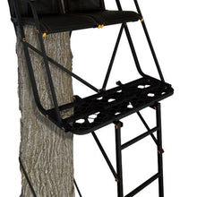 Load image into Gallery viewer, MUDDY Hunting Deer Ladder Stand - 20 ft with Blind Kit
