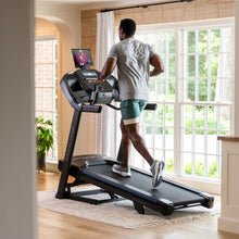 Load image into Gallery viewer, Horizon Fitness 7.0AT Treadmill
