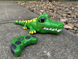 Remote Control Crocodile Toy Car, [2025 NEW] Rechargeable 2.4GHz RC Alligator Robot with Realistic Biting Action, 3-in-1 Prank Game